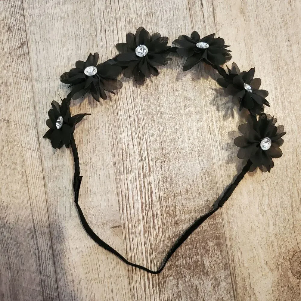 𝅺Black floral headband